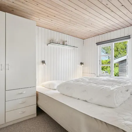 1 Bedroom Beautiful In