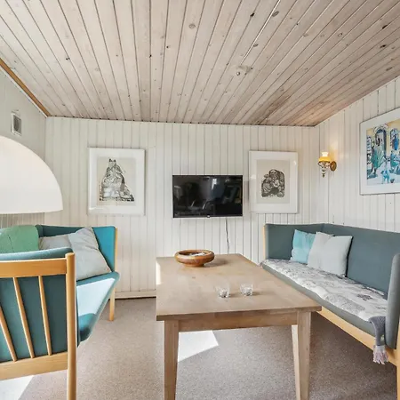 1 Bedroom Beautiful In Sjolund