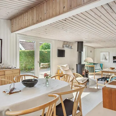 1 Bedroom Beautiful In *