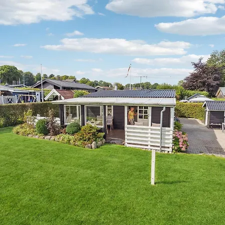 1 Bedroom Beautiful In Feriehus *