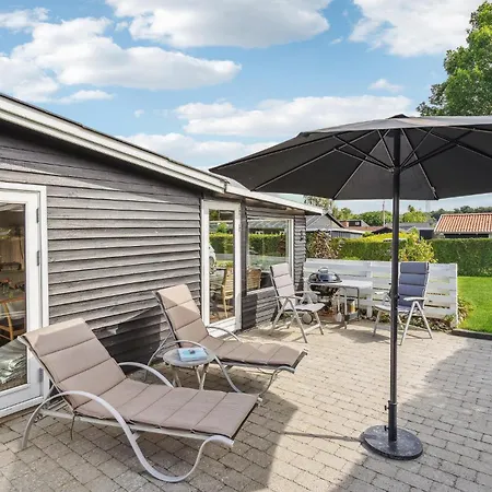 Feriehus 1 Bedroom Beautiful In