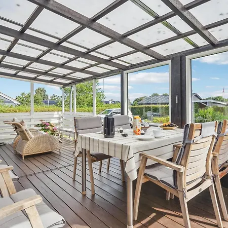 Feriehus 1 Bedroom Beautiful In *