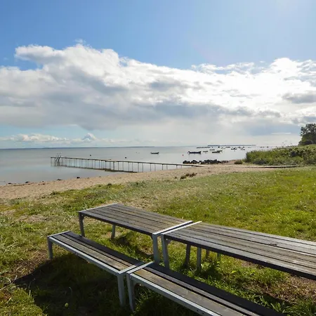 1 Bedroom Beautiful In * Sjolund