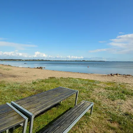 Feriehus 1 Bedroom Beautiful In