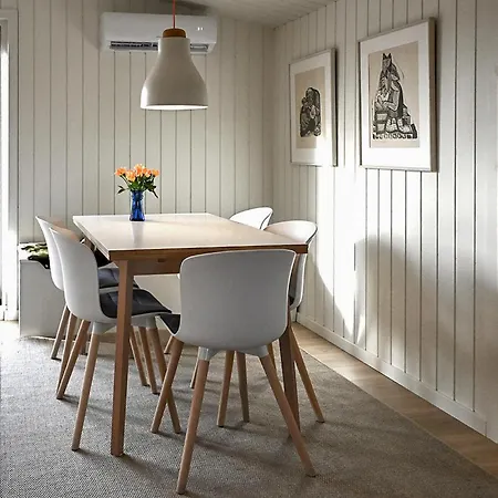 Feriehus 1 Bedroom Beautiful In Sjolund