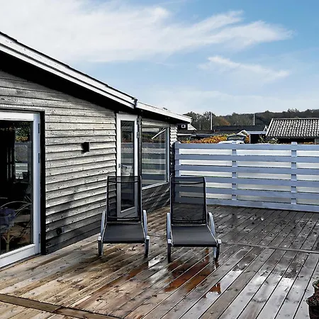 1 Bedroom Beautiful In *