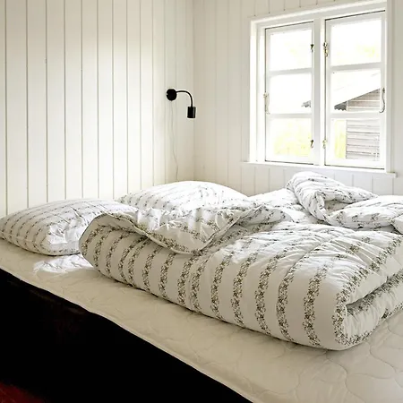 1 Bedroom Beautiful In Feriehus