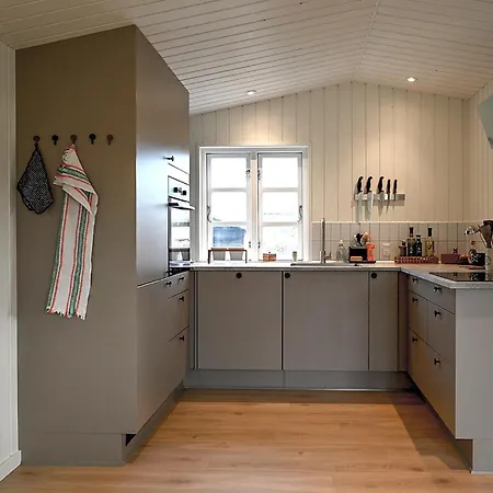 Feriehus 1 Bedroom Beautiful In Sjolund